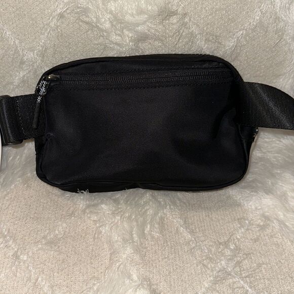 lululemon 1L Black Everywhere Belt Bag Fanny Pack Water Repellent Black Logo - Picture 5 of 13